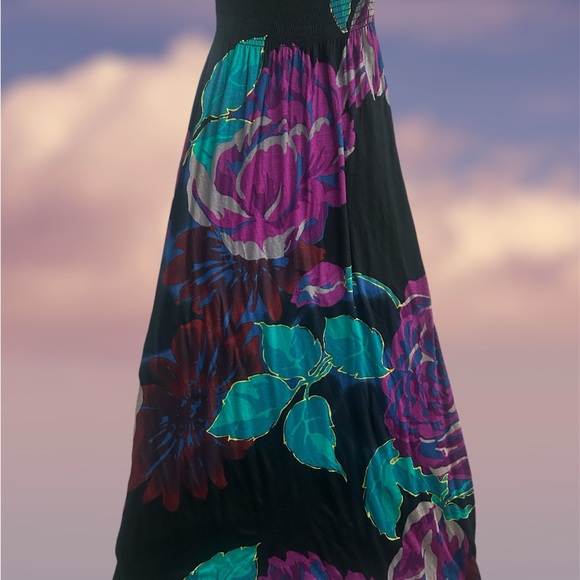 Long floral strapless dress. - Picture 3 of 4